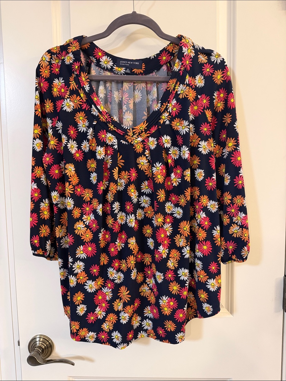 EUC Jones New York Navy Floral V-Neck Tunic - Pink, Orange, White Daisies